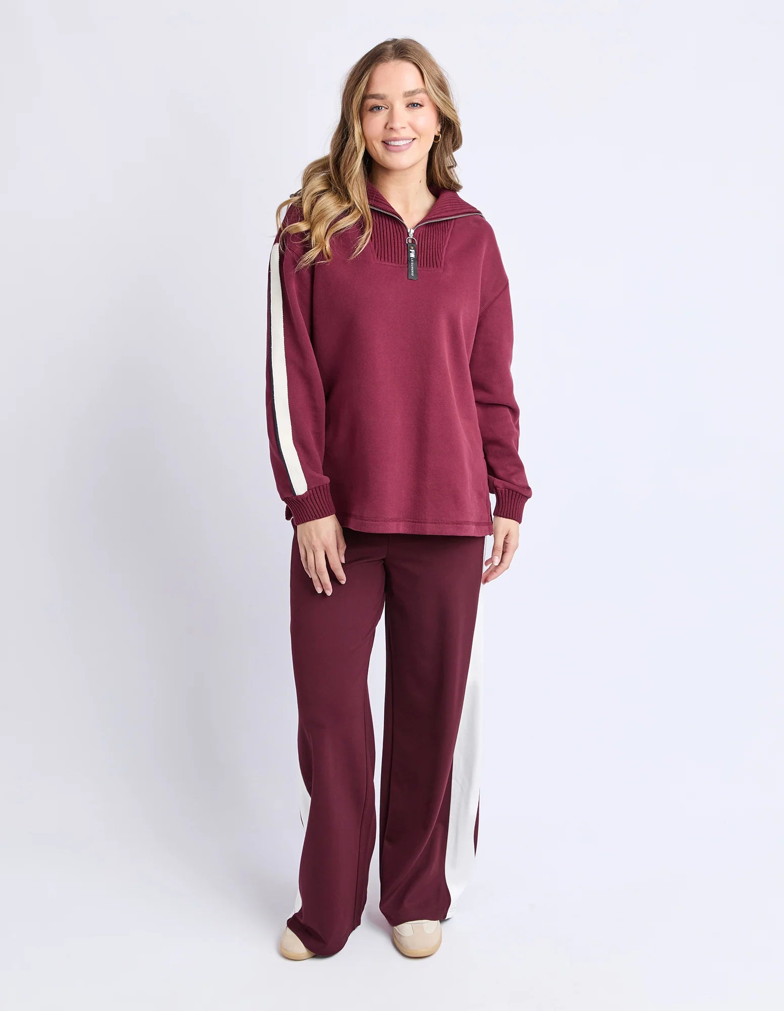 Knit Collar Crew Port