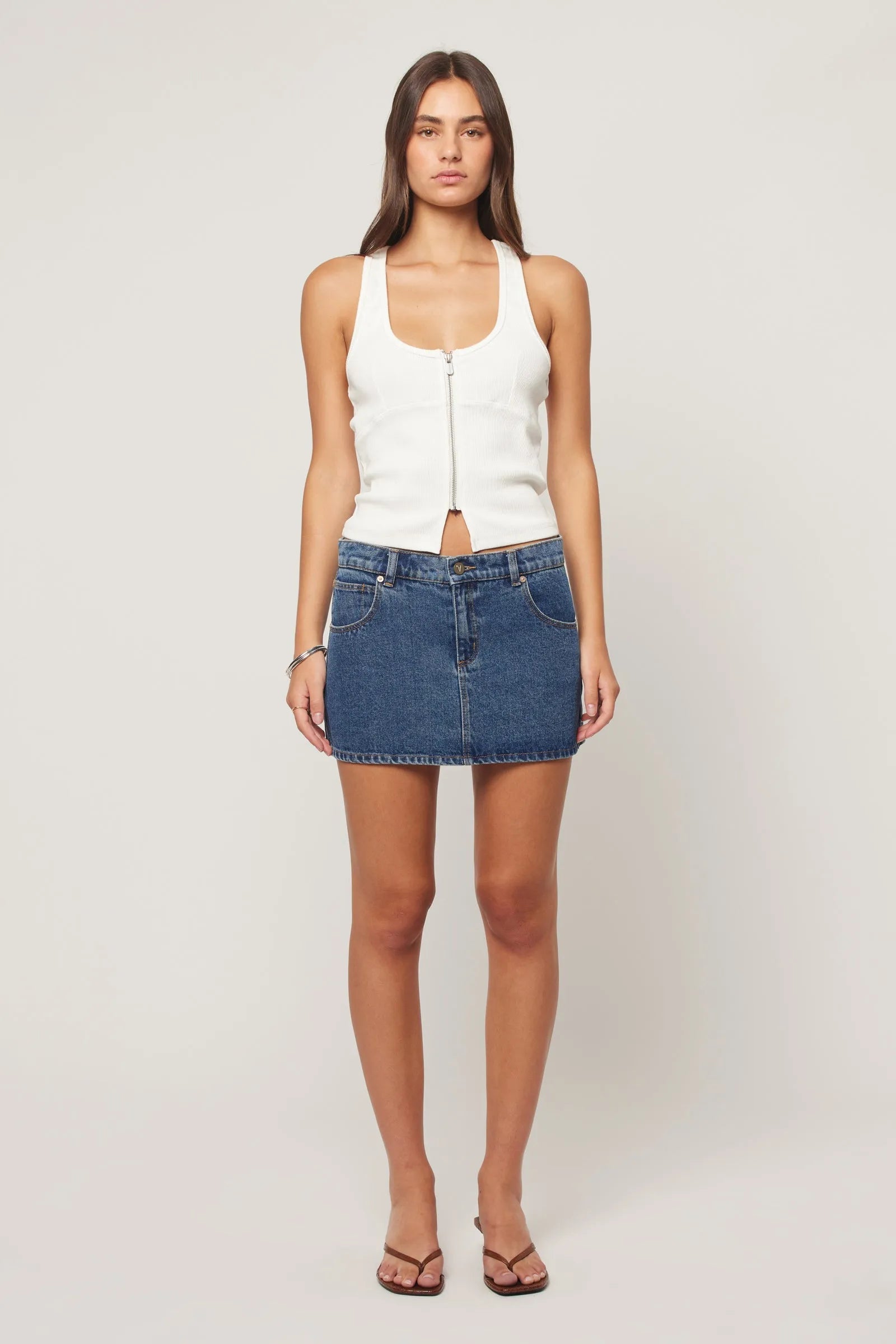 99 Low Skirt Bella