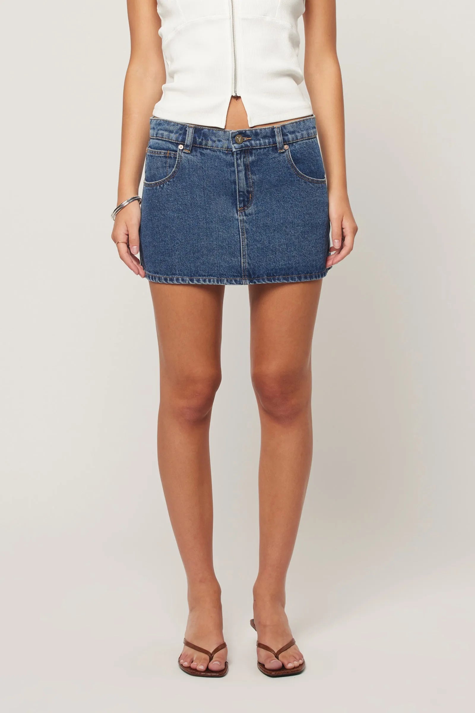 99 Low Skirt Bella