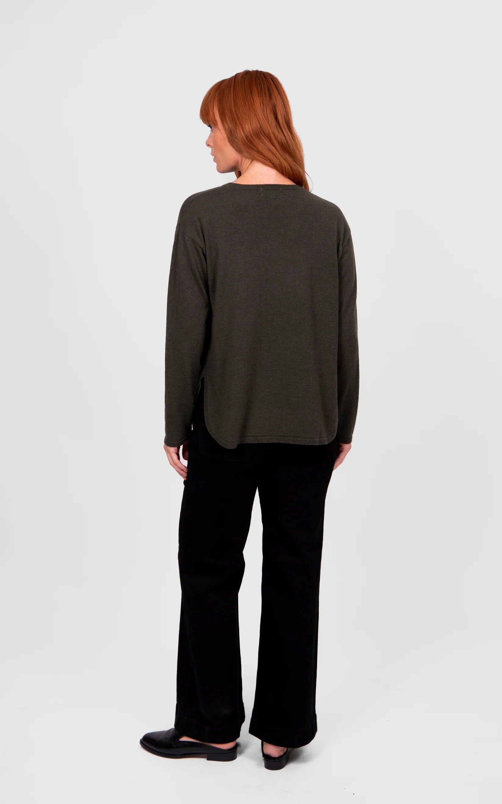 BL6618 Relaxed Curved Hem Pullover Olive