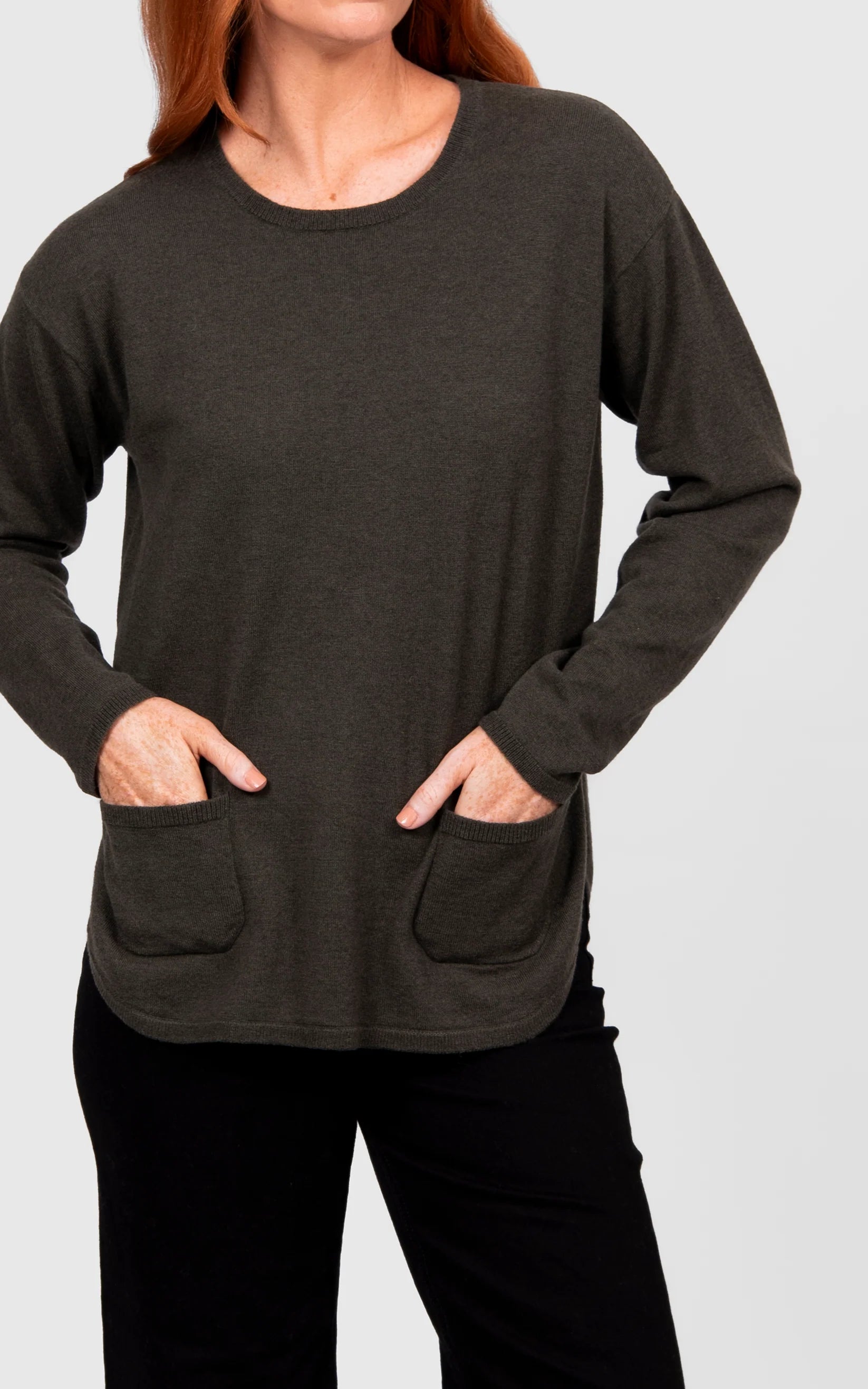 BL6618 Relaxed Curved Hem Pullover Olive