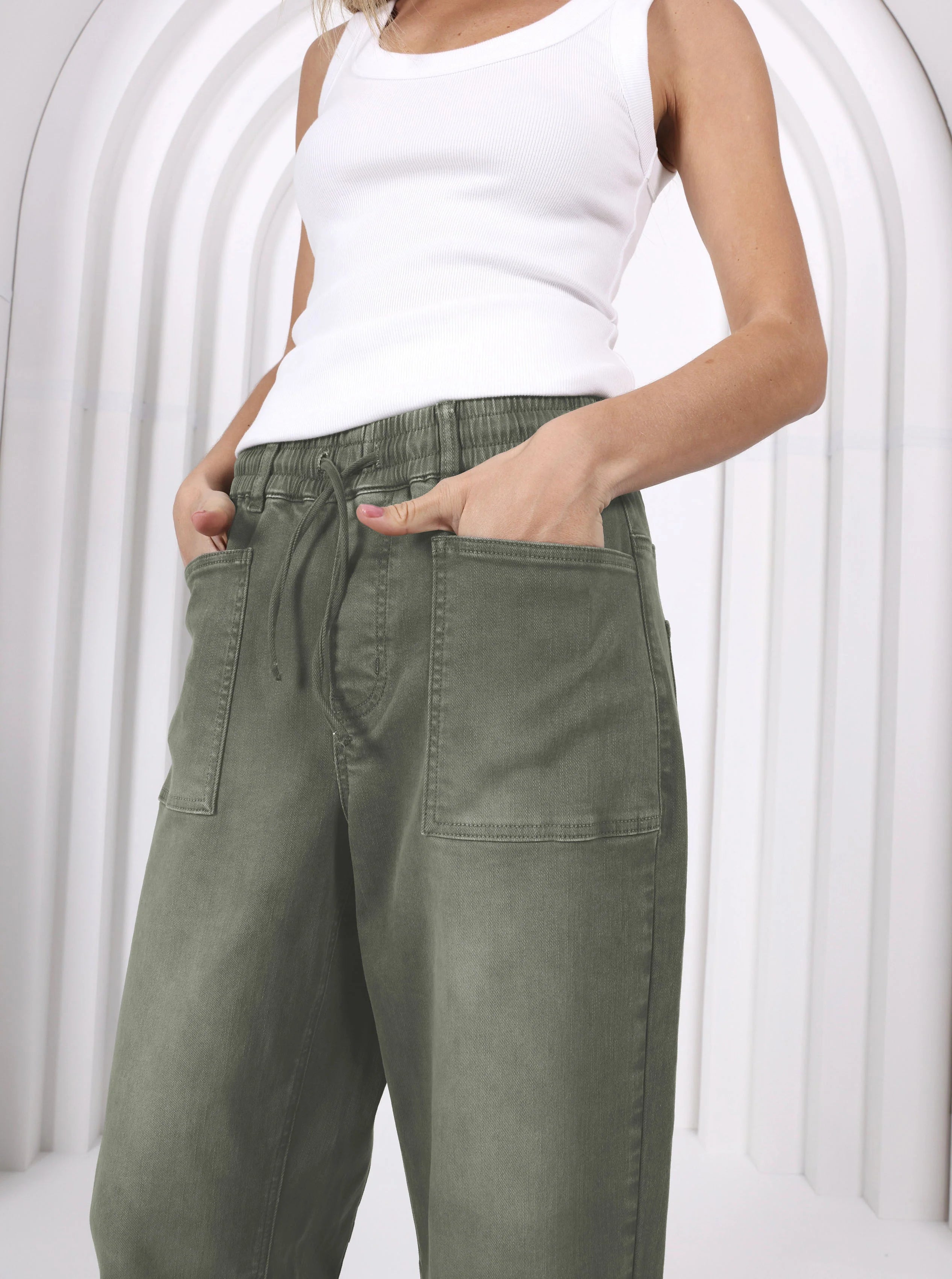 Leo Barrel Jeans Khaki