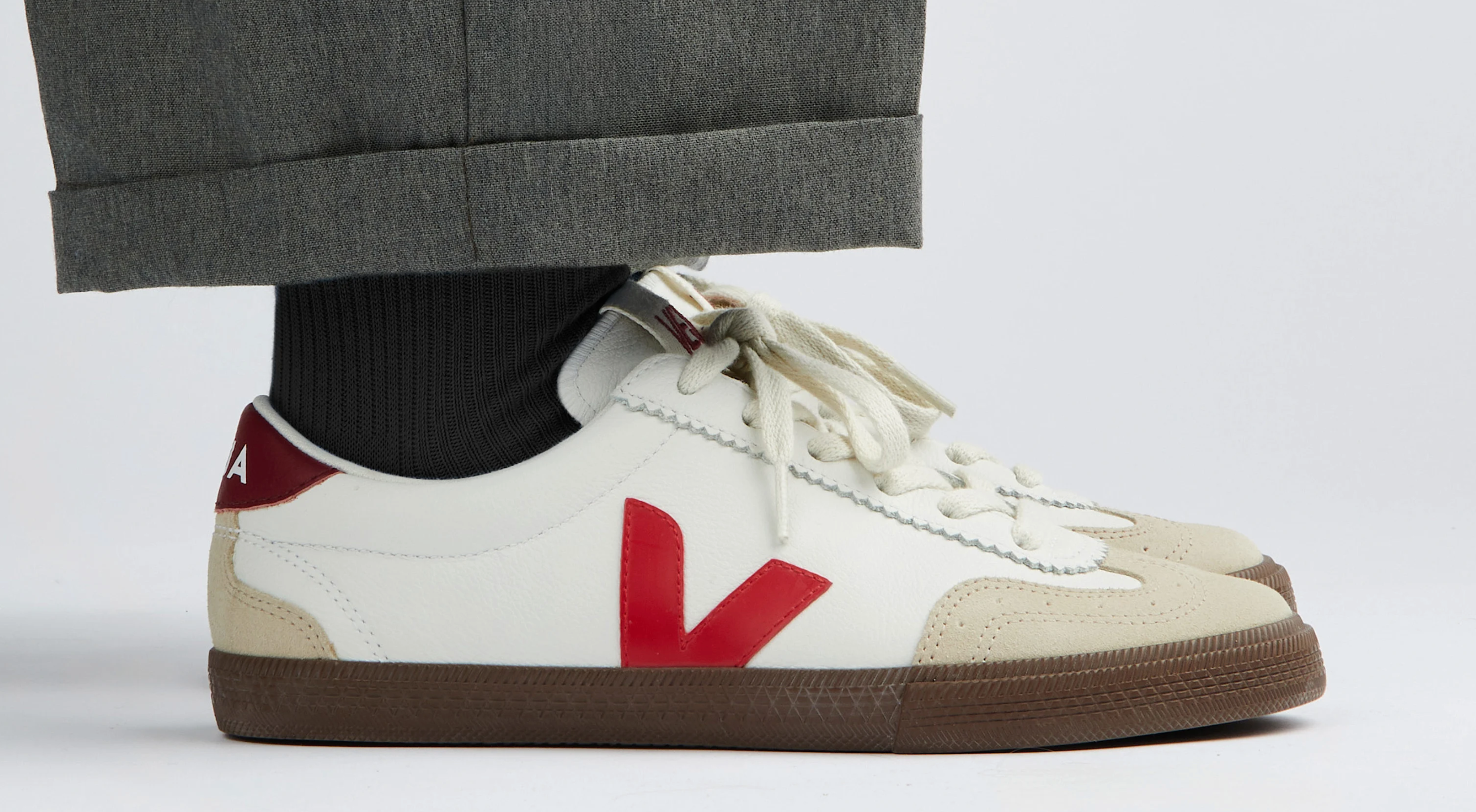 VOLLEY OT LEATH WHITE PEKIN BARK