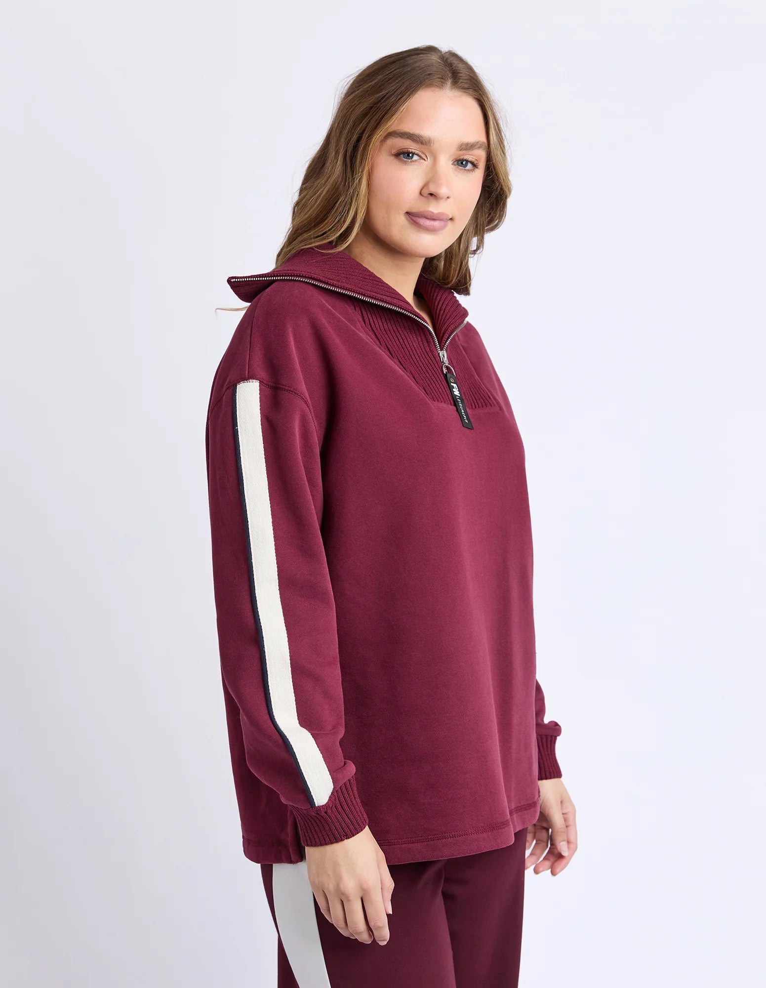 Knit Collar Crew Port