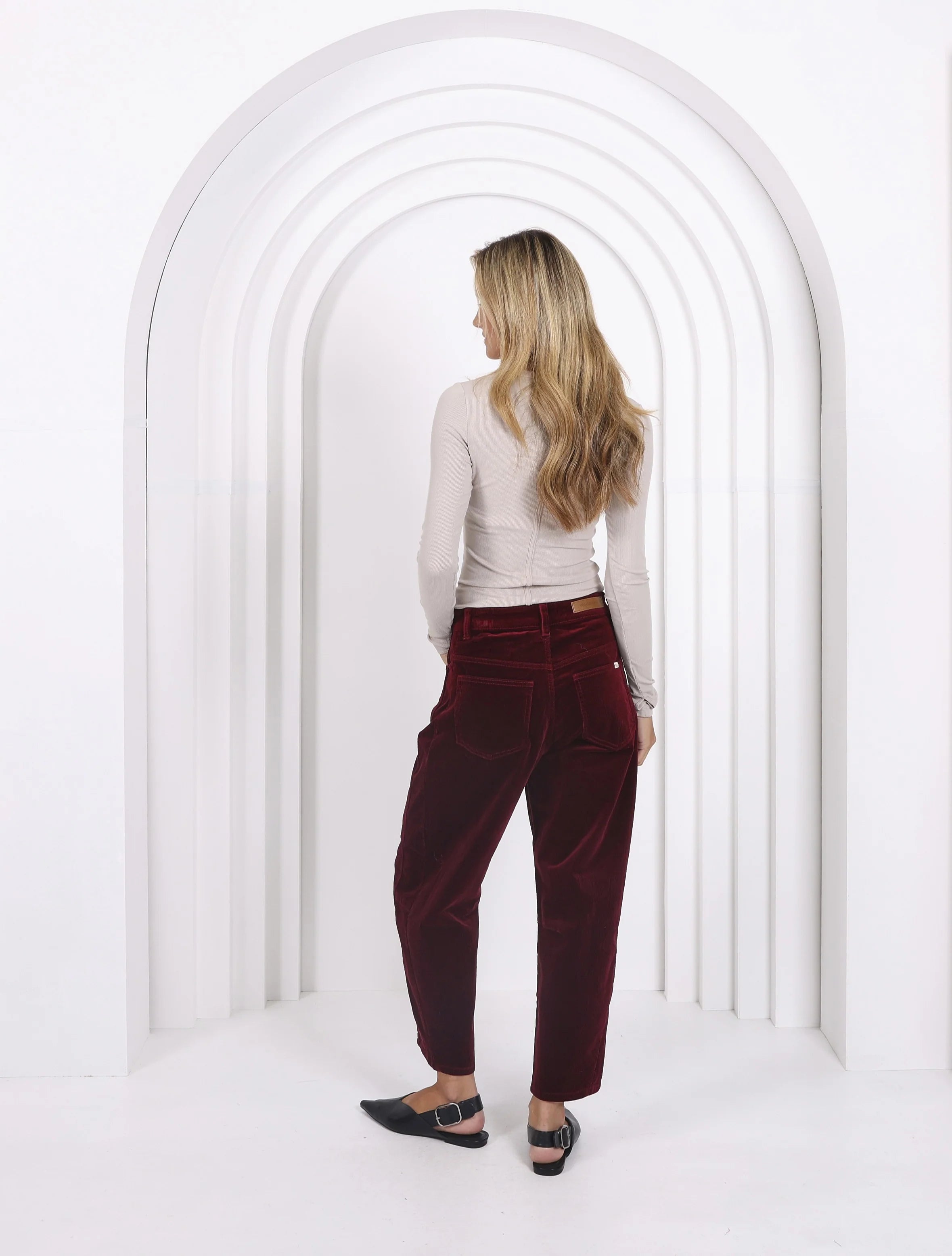 Toni Barrel Cord Jeans Brunette